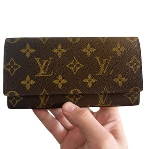 Authentic Louis Vuitton Vintage 1994 Sarah Wallet Monogram Canvas + Box & Dusty